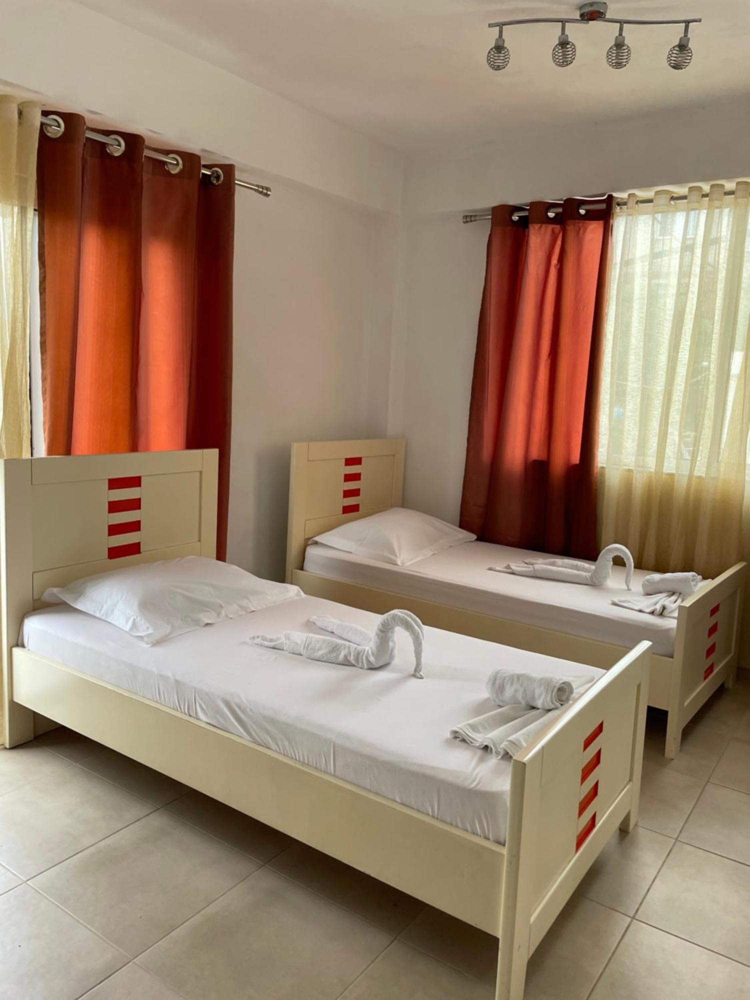 Flora'S Place Saranda Dış mekan fotoğraf