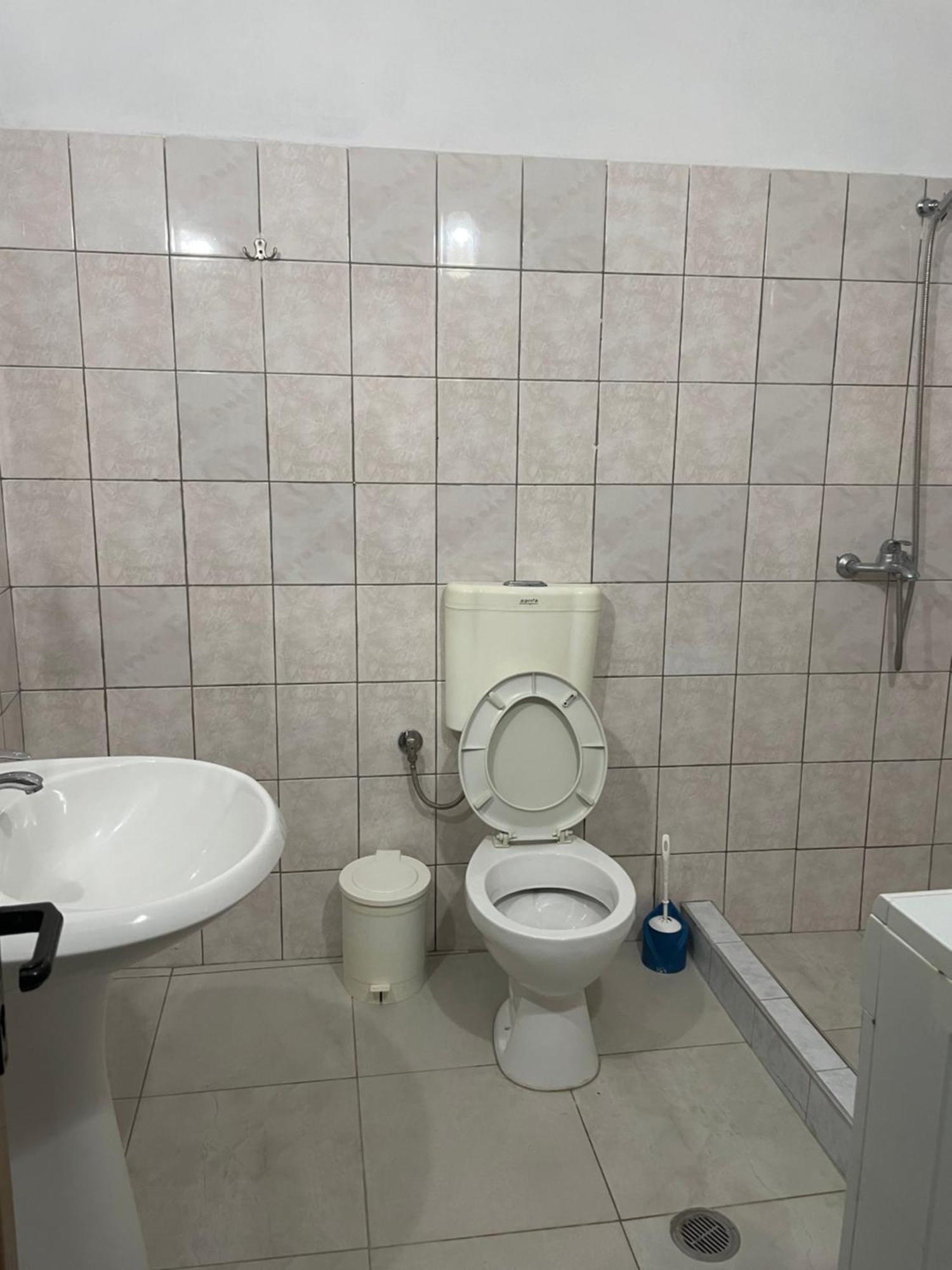 Flora'S Place Saranda Dış mekan fotoğraf