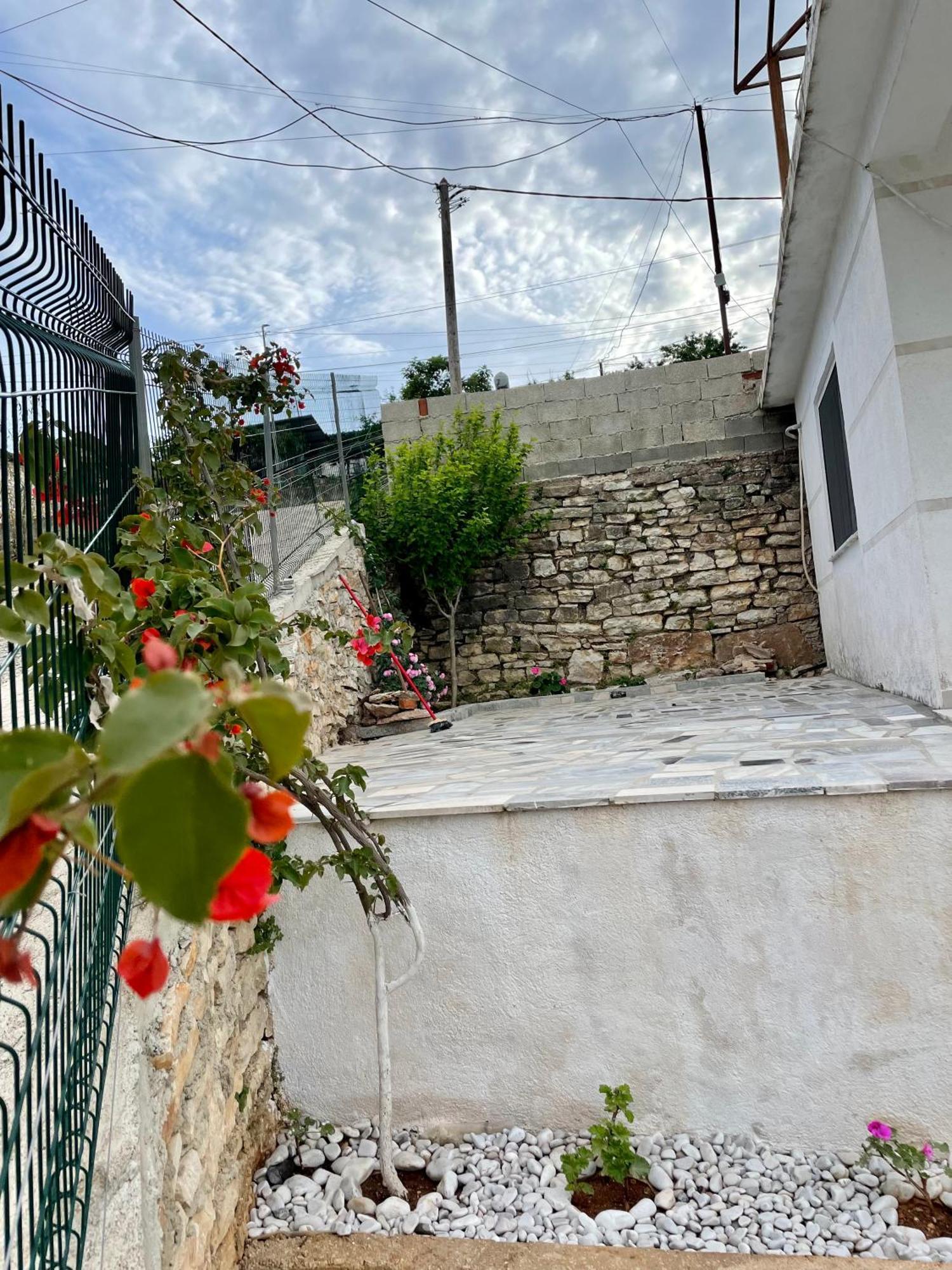 Flora'S Place Saranda Dış mekan fotoğraf