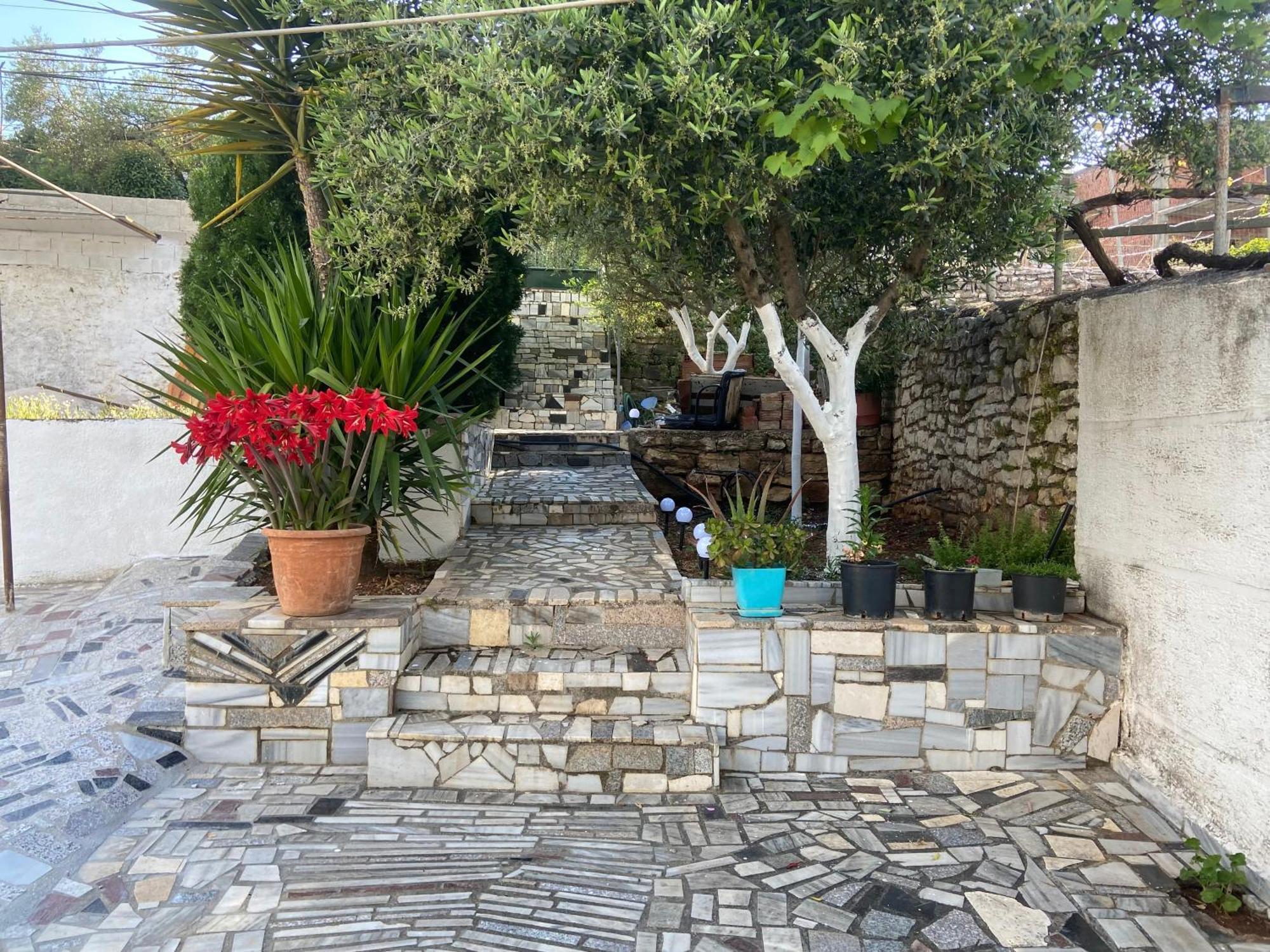 Flora'S Place Saranda Dış mekan fotoğraf
