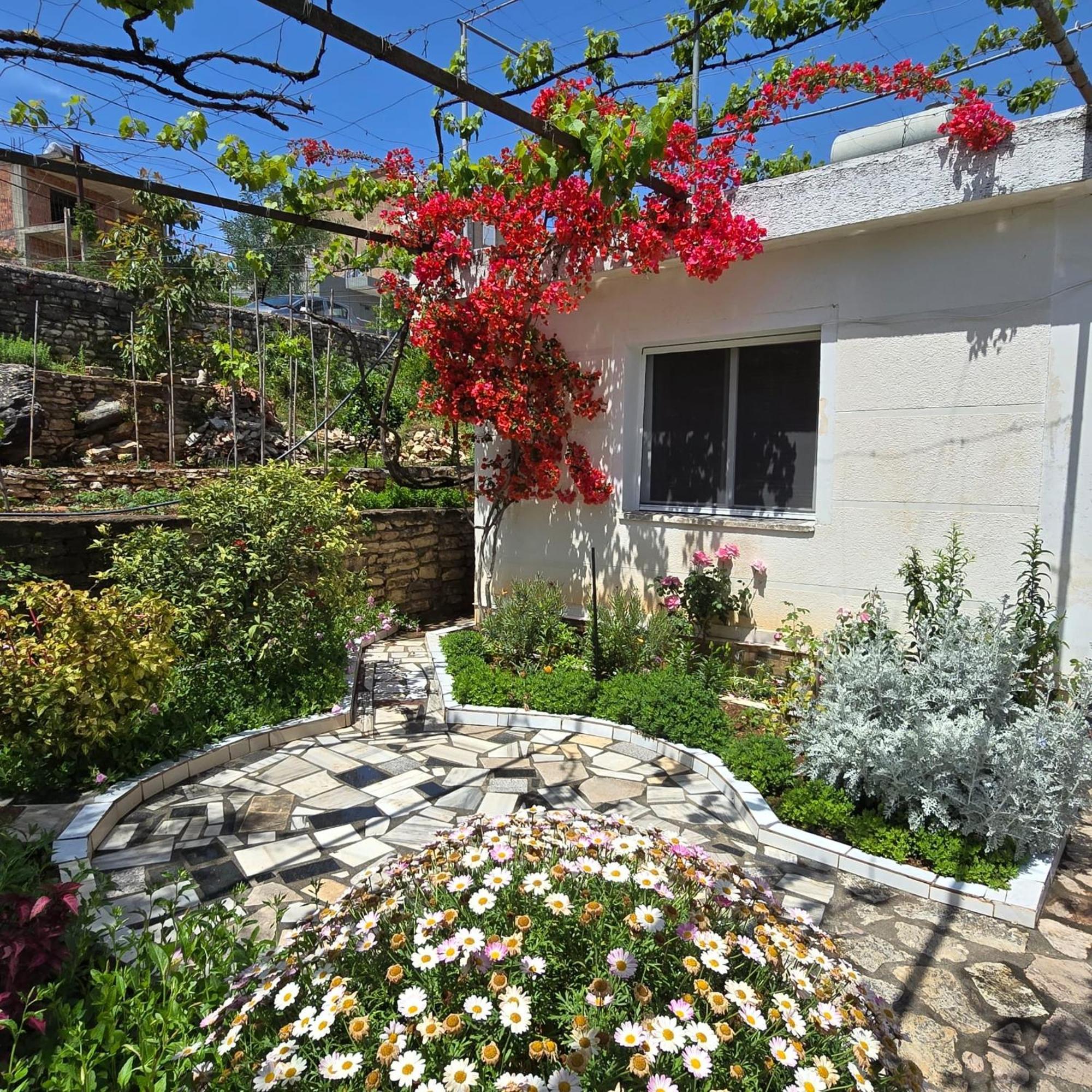 Flora'S Place Saranda Dış mekan fotoğraf